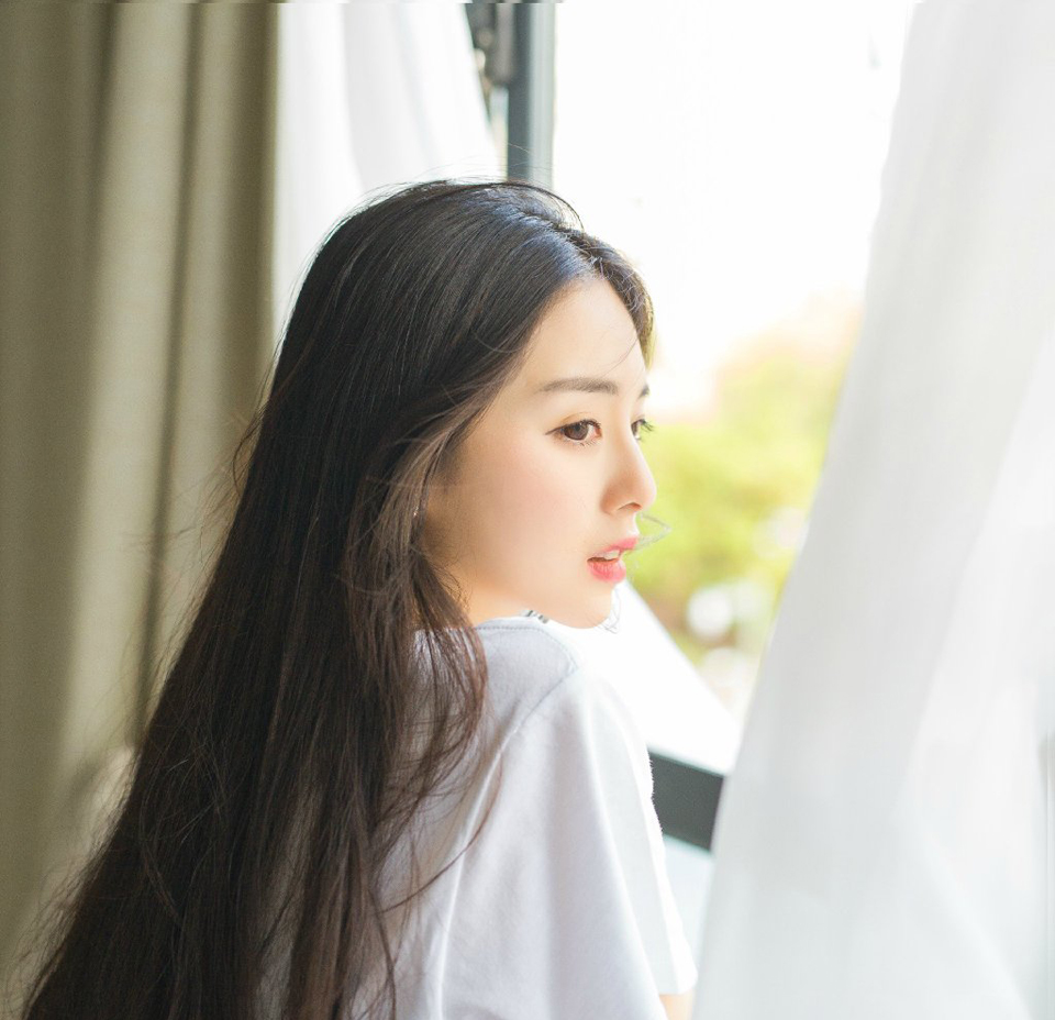 “陈到小儿，东莱太史慈在此！还不快快投降！”江岸之上，一员大将顶盔贯甲，冷笑着看向陈到：“看看这是何人！”